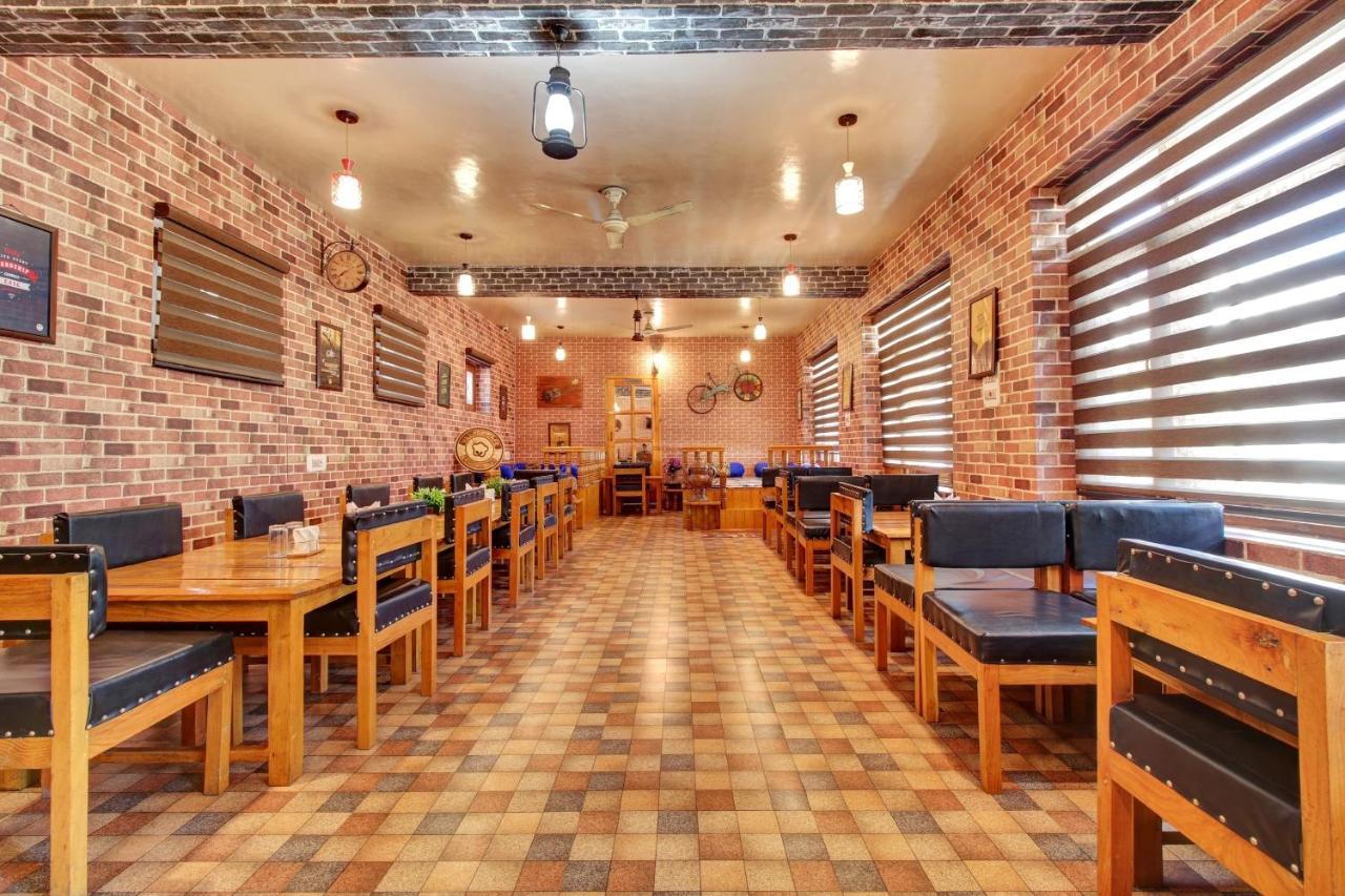 Super Oyo Capital O 91600 The Village Classic Hotel And Restaurant Srīnagar Extérieur photo